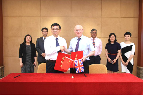 20190530英国曼彻斯特城市大学副校长Andy Gibson一行访问我校_meitu_1.jpg